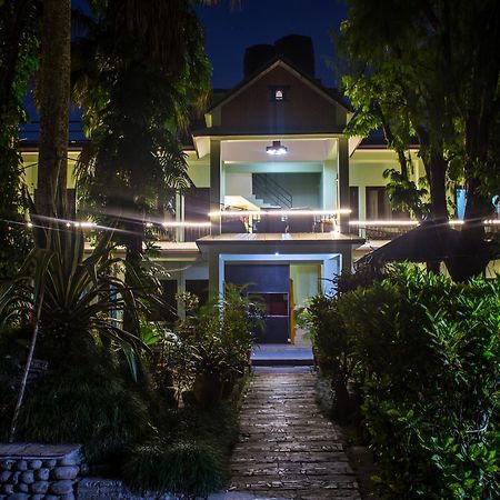 Yeti Guest House Pokhara Dış mekan fotoğraf